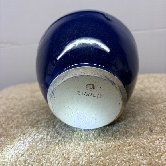 Stunning Cobalt Blue 6” Vase Handcrafted In Zurich Signed Dated 2020 Art Pottery - Picture 4 of 6